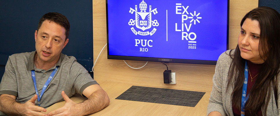 “Um encontro literário para a PUC e,da PUC, para o Rio de Janeiro”Ao longo da semana, ExpoLivro reúne autores, editores eacadêmicos para debater questões do mercado de livros