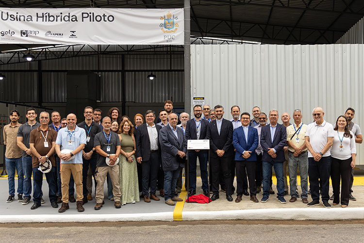 Usina Híbrida Piloto é inaugurada em Xerém